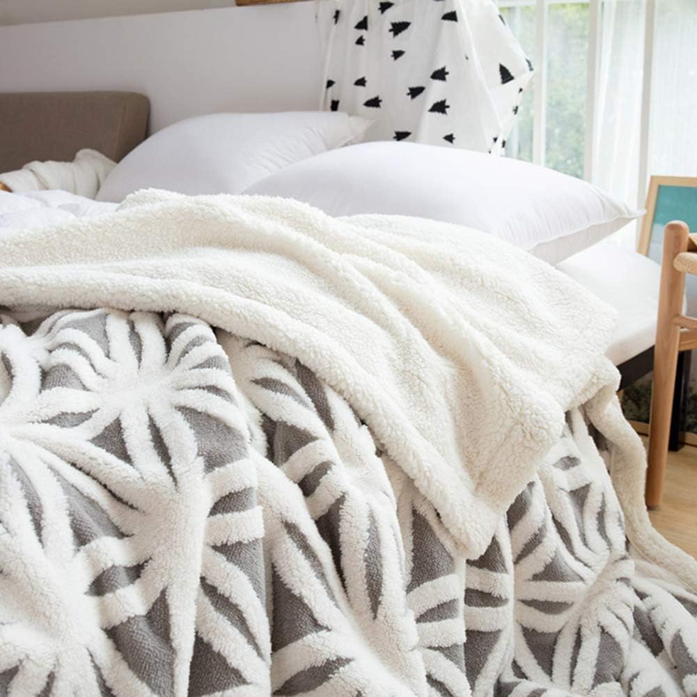 Cozy Up with Our Luxurious Dual-Sided Sherpa Fleece Blanket - Soft Throw for Couch, Sofa & Bed!