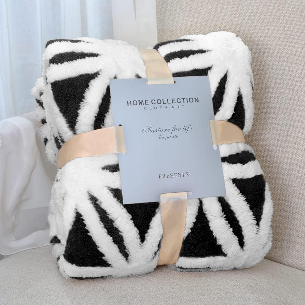 Cozy Up with Our Luxurious Dual-Sided Sherpa Fleece Blanket - Soft Throw for Couch, Sofa & Bed!