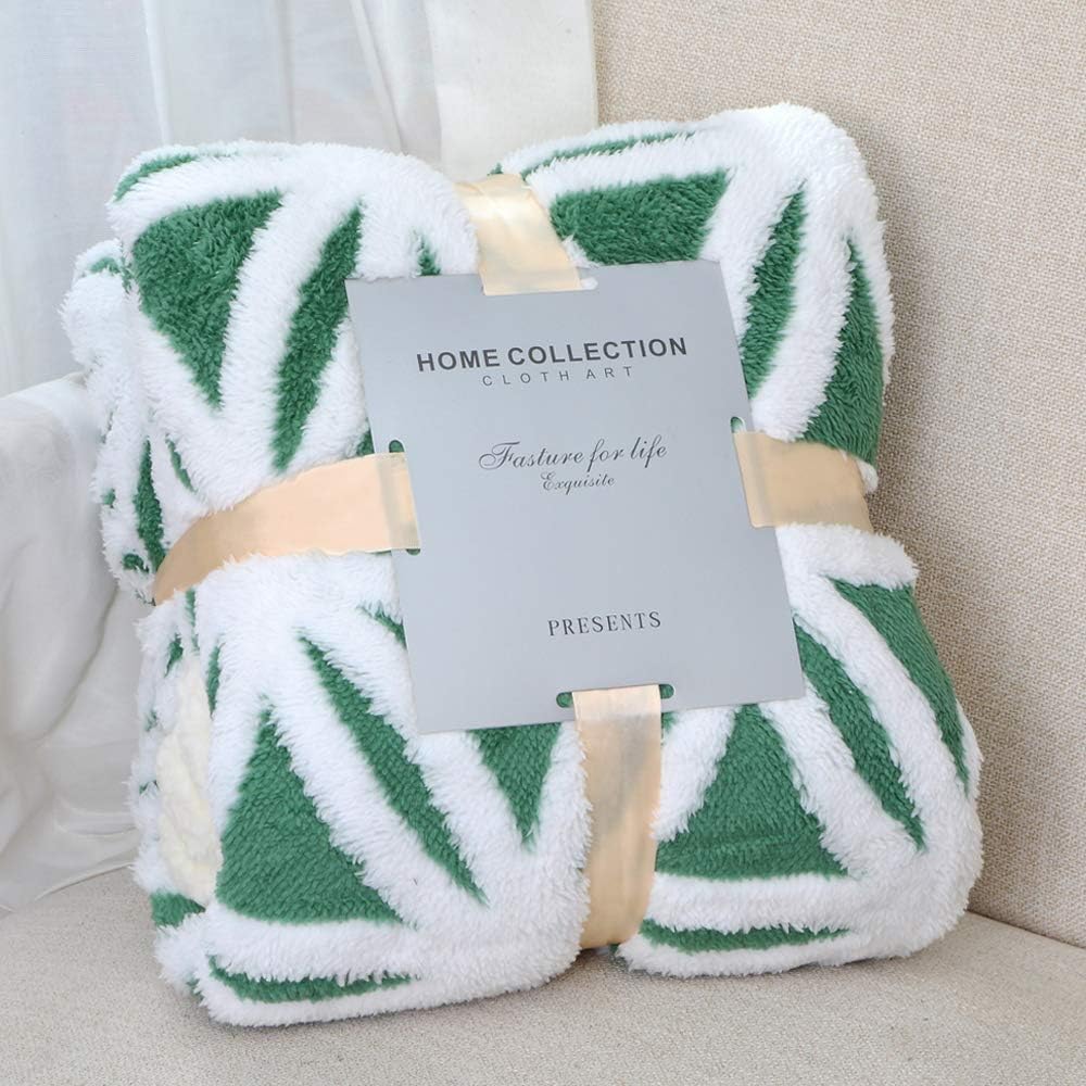 Cozy Up with Our Luxurious Dual-Sided Sherpa Fleece Blanket - Soft Throw for Couch, Sofa & Bed!