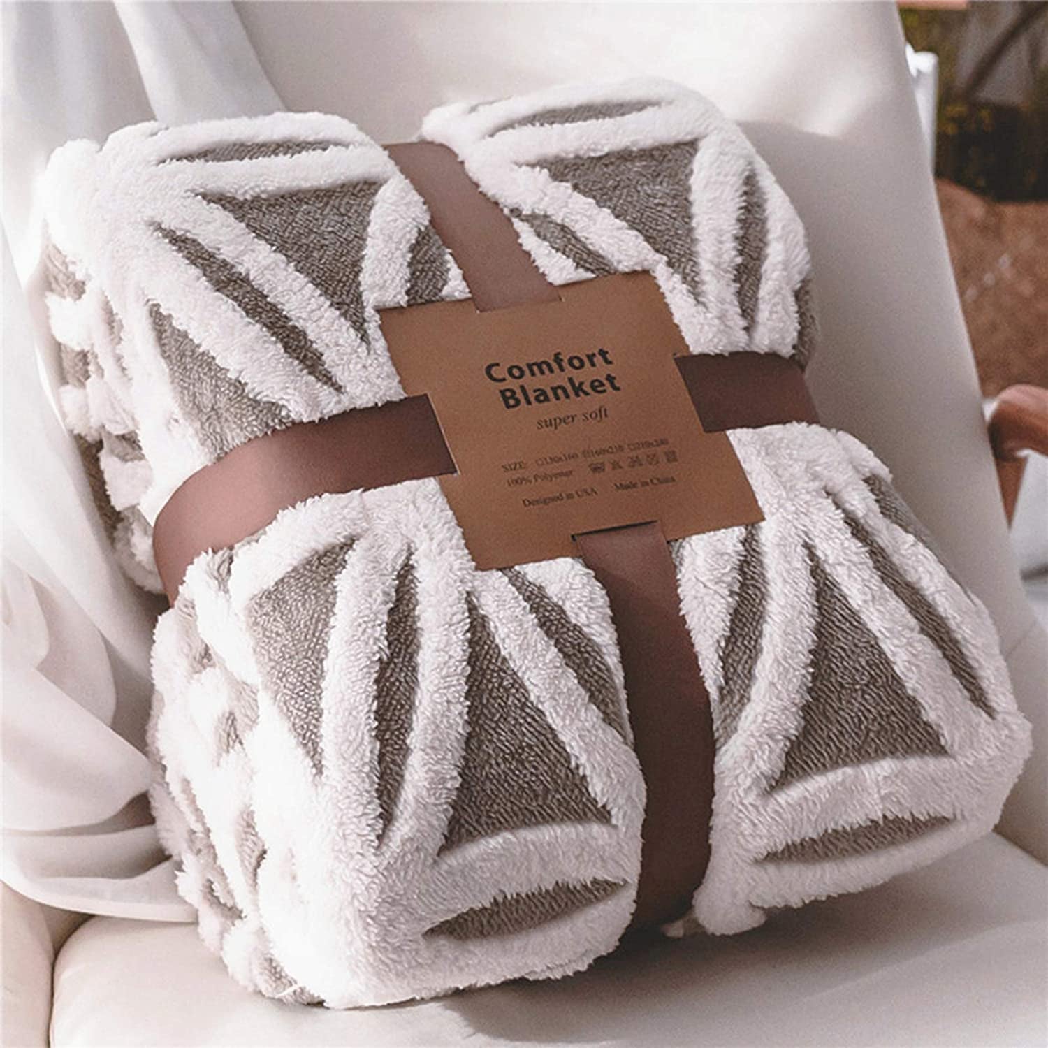 Cozy Up with Our Luxurious Dual-Sided Sherpa Fleece Blanket - Soft Throw for Couch, Sofa & Bed!